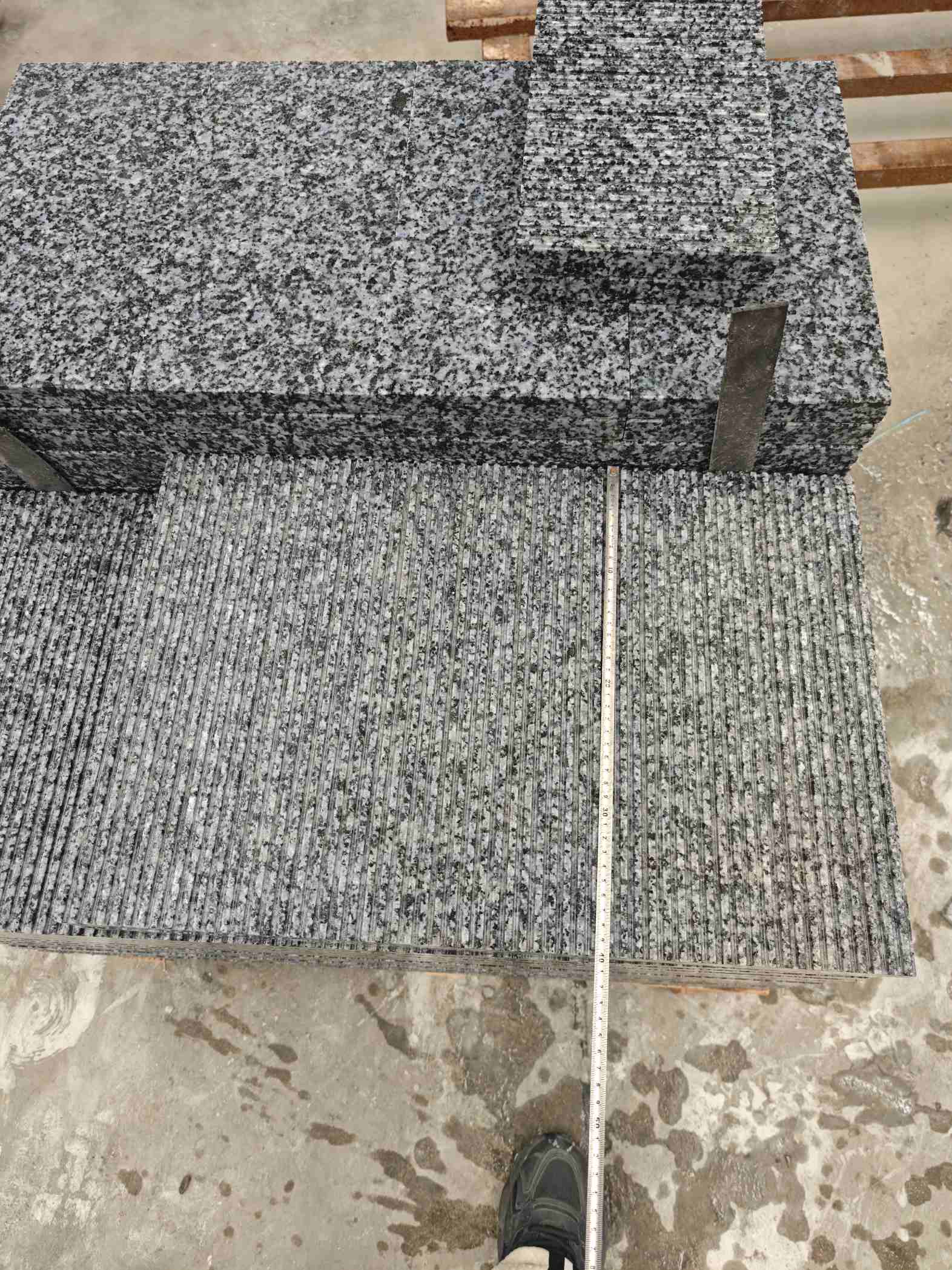 泰安芝麻黑拉丝面