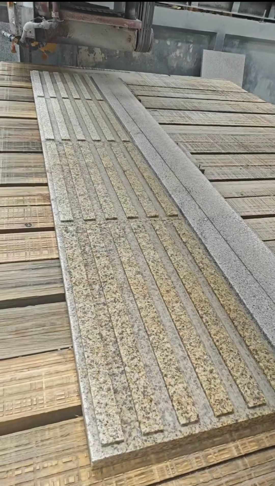 泰安黄金麻盲道石 盲条